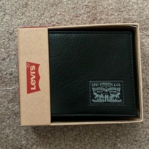 Men’s Levi Wallet